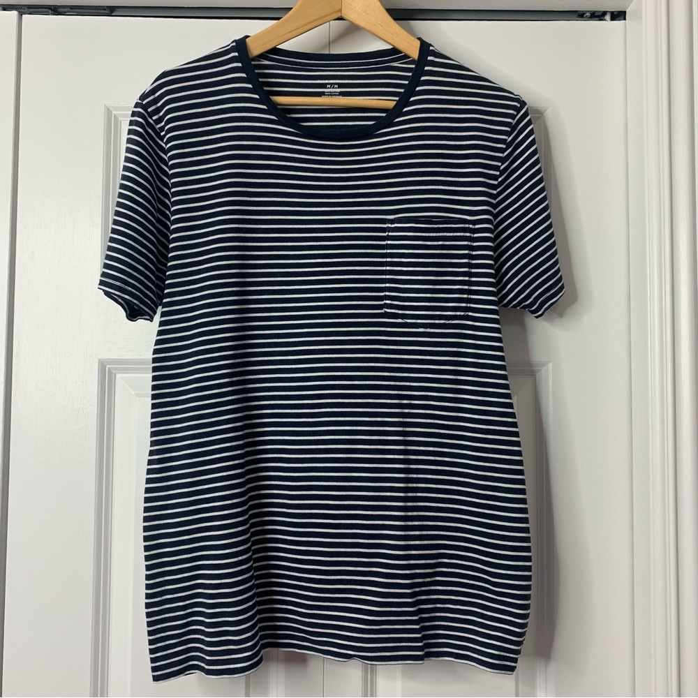 Club Monaco Navy and White Striped 100% Cotton Tee Size M